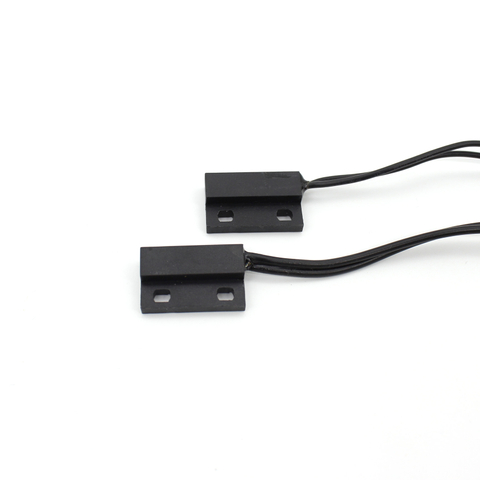 23mm Square Shaped Injection Molding Glue Filling Reed Switch Proximity Sensor